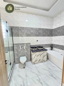 Newly Built Contemporary 5 Bedroom Fully Detached Duplex