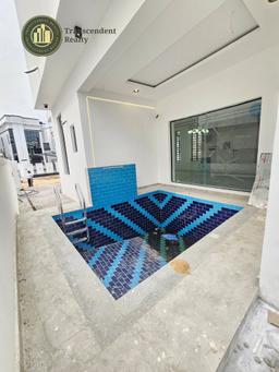 Newly Built Deluxe 5 Bedroom Fully Detached Duplex