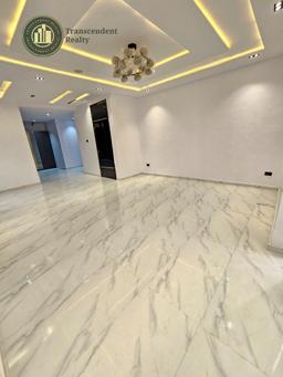 Newly Built Contemporary 5 Bedroom Detached Triplex