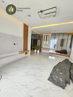 Deluxe 5 Bedroom Fully Detached Triplex