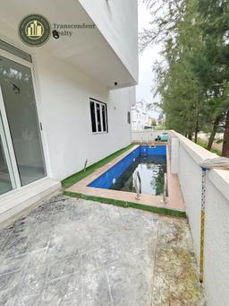 Deluxe 5 Bedroom Fully Detached Triplex