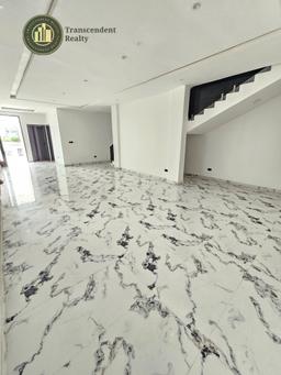 Newly Built Contemporary 5 Bedroom Duplex