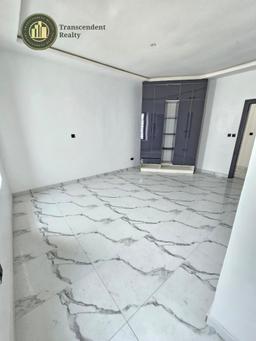 Newly Built Contemporary 5 Bedroom Duplex