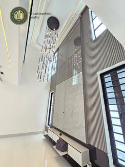 Deluxe 5 Bedroom Fully Detached Duplex