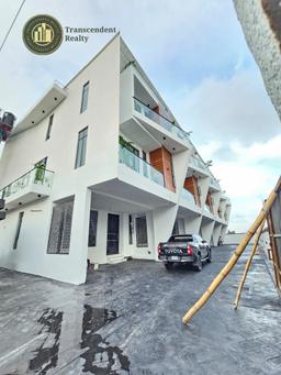 Elegantly designed 4 Bedroom Terraced Triplex