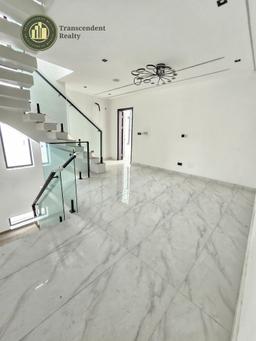 Newly Built Contemporary 4 Bedroom Semi-detached Triplex