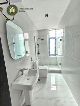 Newly Built Contemporary 4 Bedroom Semi-detached Triplex