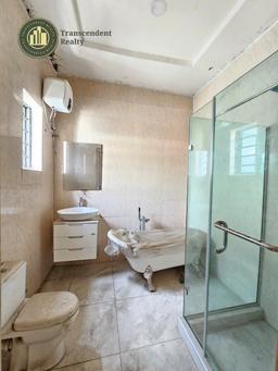Newly Built Contemporary 4 Bedroom Fully Detached Duplex