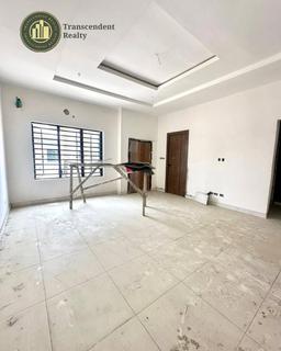 Contemporary 4 Bedroom Semi-detached Duplex with Bq