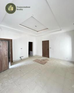 Contemporary 4 Bedroom Semi-detached Duplex with Bq