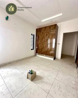 Contemporary 4 Bedroom Semi-detached Duplex with Bq