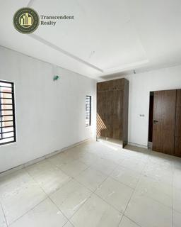Contemporary 4 Bedroom Semi-detached Duplex with Bq