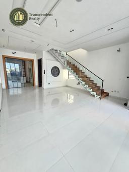 Deluxe 5 Bedroom Fully Detached Duplex