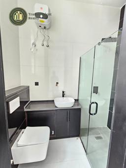 Deluxe 5 Bedroom Fully Detached Duplex