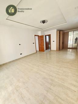 Contemporary 5 Bedroom Fully Detached Triplex