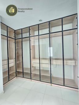 Deluxe 5 Bedroom Fully Detached Duplex