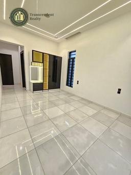 Deluxe 5 Bedroom Fully Detached Duplex