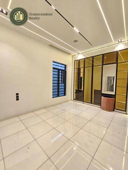 Deluxe 5 Bedroom Fully Detached Duplex