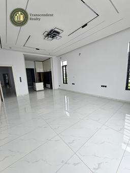 Deluxe 5 Bedroom Fully Detached Duplex