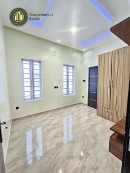 Newly Built Deluxe 5 Bedroom Fully Detached Duplex