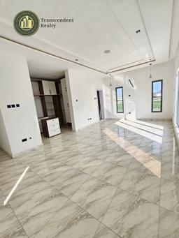 Deluxe 5 Bedroom Fully Detached Duplex