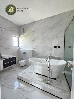 Deluxe 5 Bedroom Fully Detached Duplex