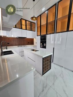 Deluxe 4 Bedroom Fully Detached Duplex