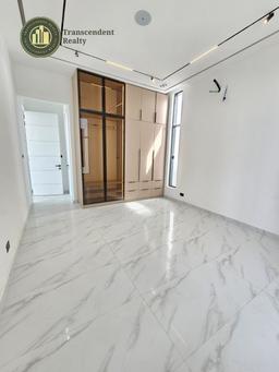 Deluxe 4 Bedroom Fully Detached Duplex