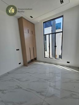 Deluxe 4 Bedroom Fully Detached Duplex