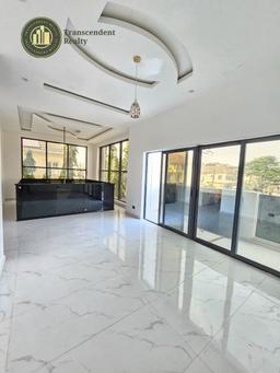 Newly Built Deluxe 5 Bedroom Fully Detached Triplex
