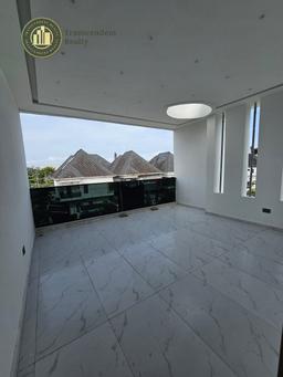 Newly Built Deluxe 5 Bedroom Fully Detached Triplex