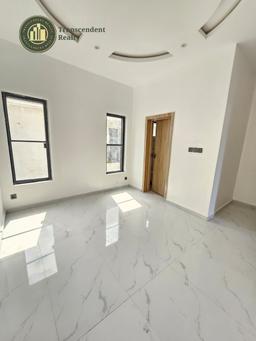 Newly Built Deluxe 5 Bedroom Fully Detached Triplex