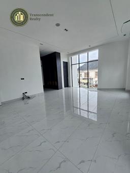 Newly Built Deluxe 5 Bedroom Fully Detached Triplex with a Swimming Pool