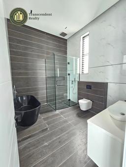 Newly Built Deluxe 5 Bedroom Fully Detached Triplex with a Swimming Pool