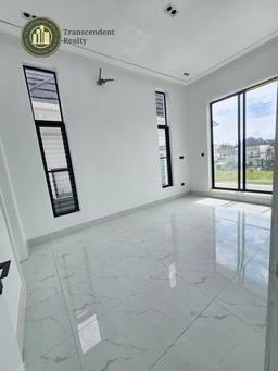 Newly Built Deluxe 5 Bedroom Fully Detached Triplex with a Swimming Pool
