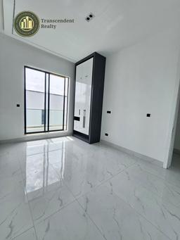 Newly Built Deluxe 5 Bedroom Fully Detached Triplex with a Swimming Pool