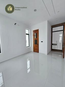 Newly Built Contemporary 5 Bedroom Fully Detached Triplex with a Swimming Pool