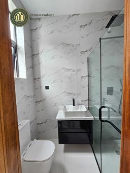 Newly Built Contemporary 5 Bedroom Fully Detached Triplex with a Swimming Pool