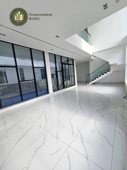 Newly Built Contemporary 5 Bedroom Fully Detached Triplex with a Swimming Pool