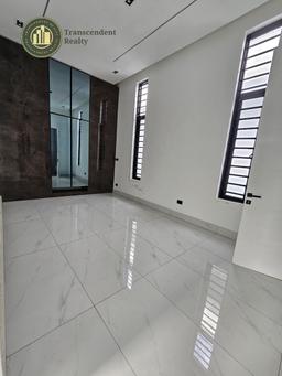 Newly Built Contemporary 5 Bedroom Fully Detached Triplex with a Swimming Pool
