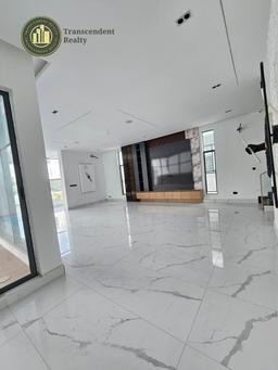 Newly Built Deluxe 5 Bedroom Fully Detached Triplex with a Swimming Pool