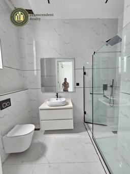 Newly Built Deluxe 5 Bedroom Fully Detached Triplex with a Swimming Pool