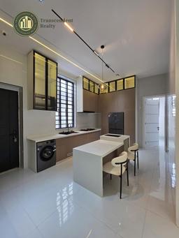 Newly Built Deluxe 5 Bedroom Fully Detached Duplex